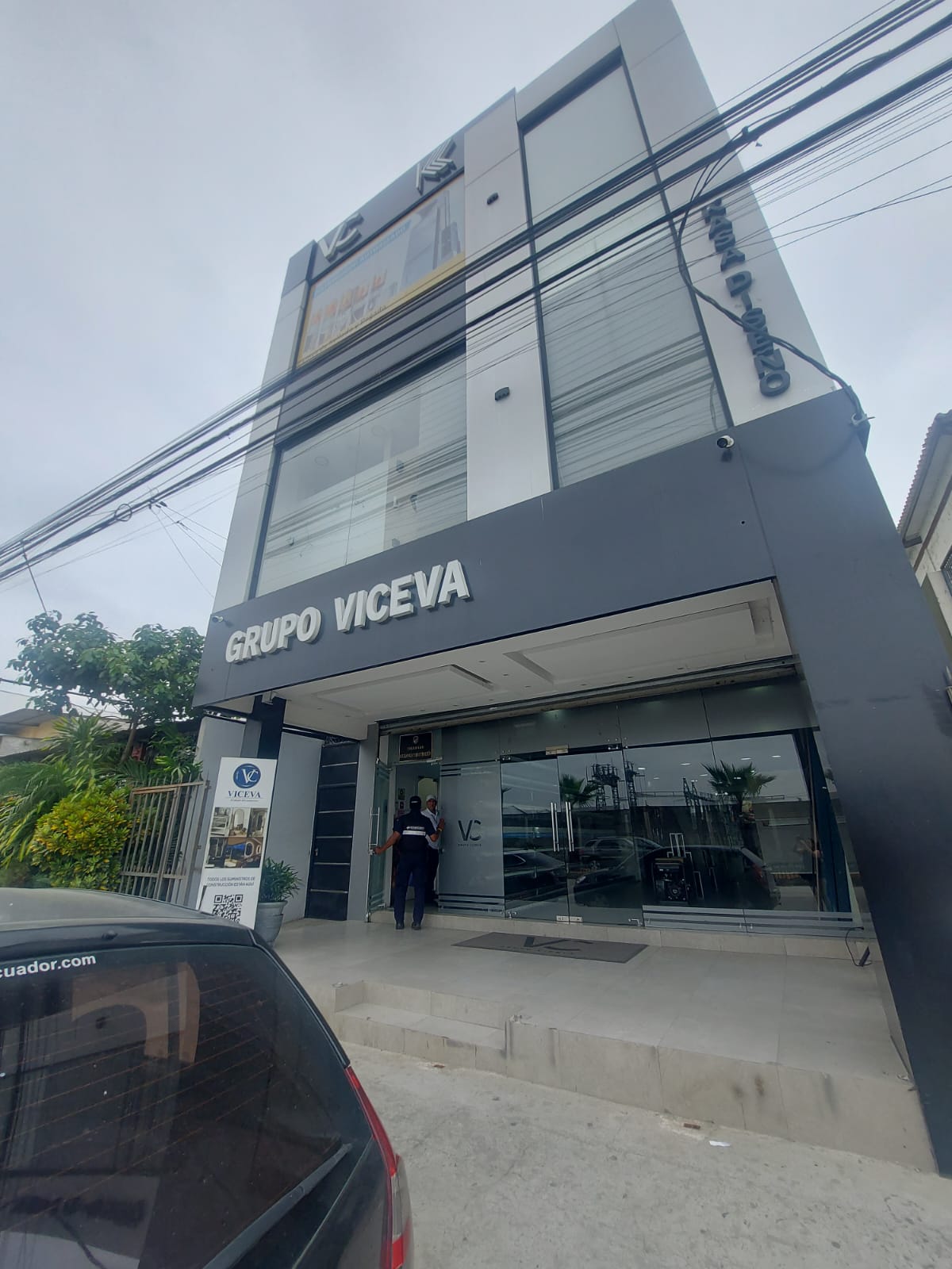 OFICINA EN ALQUILER – LA AURORA