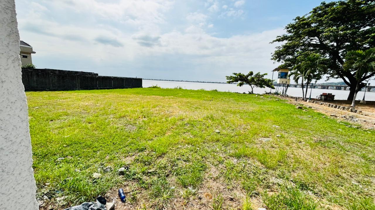 Vendo Terreno en Urbanización Aquamarina junto al ECU911